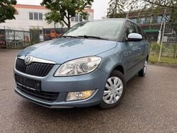 Blau Gebraucht 2010 Skoda Fabia Limousine | 3.990 € (Guter Preis)