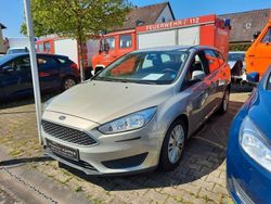 Hellgrau Gebraucht 2016 Ford Focus Trend Kombi | 10.990 € (Fairer Preis)