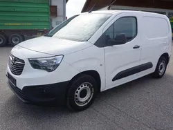 Weiß Gebraucht 2020 Opel Combo Selection Van / Kleinbus | 8.900 € (Guter Preis)