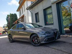 Grau Gebraucht 2024 Alfa Romeo Giulia Premium Limousine | 38.700 € (Etwas zu teuer)