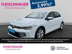 Weiss Gebraucht 2024 VW Golf VIII Life Limousine | 20.970 € (Superpreis)