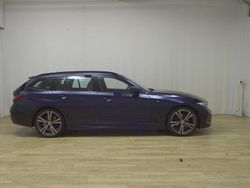 Blau Gebraucht 2022 BMW 320 M Sport Kombi | 24.980 € (Guter Preis)