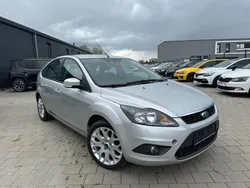 Silber Gebraucht 2009 Ford Focus Sport Limousine | 3.499 € (Fairer Preis)