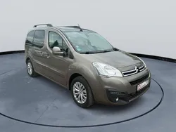 Nocciola Gebraucht 2016 Citroën Berlingo Shine Van / Kleinbus | 8.999 € (Fairer Preis)