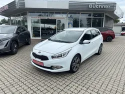 Weiß Gebraucht 2015 Kia Ceed Sportswagon Spirit Kombi | 14.990 € (Teuer)