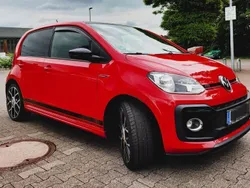 Rot Gebraucht 2018 VW up! Beats Kleinwagen | 11.600 € (Guter Preis)