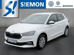 Weiß Neu 2025 Skoda Fabia Essence Limousine | 16.930 € (Guter Preis)