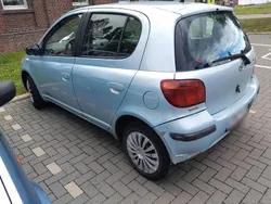Weiß Gebraucht 2003 Toyota Yaris Limousine | 1.250 € (Guter Preis)