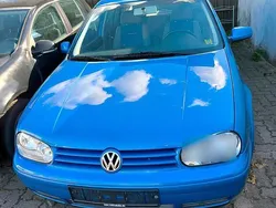 Blau Gebraucht 1999 VW Golf IV Kleinwagen | 2.100 € (Etwas zu teuer)