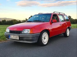 Rot Gebraucht 1989 Opel Kadett Club Kombi | 4.999 €