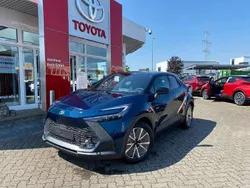 Dunkel türkisblau metallic/ da Neu 2024 Toyota C-HR Team SUV | 35.980 € (Fairer Preis)