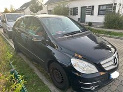 Schwarz Gebraucht 2010 Mercedes B150 Van / Kleinbus | 10.400 €