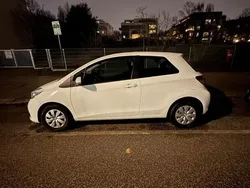 Weiß Gebraucht 2014 Toyota Yaris Kleinwagen | 5.499 € (Guter Preis)