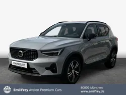 Grau Gebraucht 2024 Volvo XC40 Plus SUV | 40.490 € (Fairer Preis)