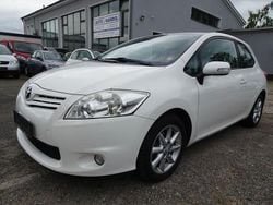 Weiß Gebraucht 2011 Toyota Auris Life+ Kleinwagen | 4.590 € (Guter Preis)
