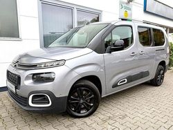 Grau Gebraucht 2021 Citroën Berlingo Feel Van / Kleinbus | 21.590 € (Etwas zu teuer)