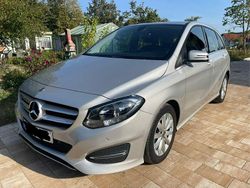 Silber Gebraucht 2018 Mercedes B180 Van / Kleinbus | 10.890 € (Guter Preis)