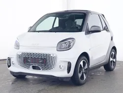 (white (weiß)) Gebraucht 2024 Smart ForTwo Electric Drive Passion Exclusive Cabrio | 18.888 € (Etwas zu teuer)