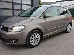 Braun Gebraucht 2011 VW Golf Plus Cross Highline Van / Kleinbus | 7.200 € (Fairer Preis)