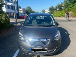 Grau Gebraucht 2012 Opel Meriva Innovation Van / Kleinbus | 5.750 € (Guter Preis)