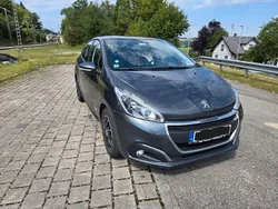 Grau Gebraucht 2016 Peugeot 208 Active Kleinwagen | 7.400 € (Fairer Preis)