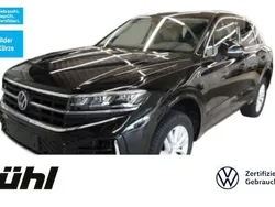 Grenadillschwarz metallic Gebraucht 2024 VW Touareg R-line SUV | 65.980 € (Fairer Preis)