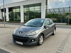 Silber Gebraucht 2011 Peugeot 207 Coupé | 2.200 € (Fairer Preis)