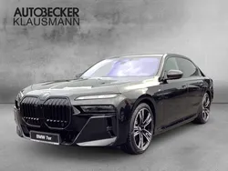 Black sapphire metallic Gebraucht 2024 BMW 750e M Sport Limousine | 122.990 €