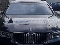 Blau Gebraucht 2016 BMW 750 Limousine | 24.400 € (Guter Preis)