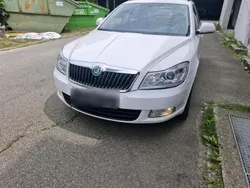 Weiß Gebraucht 2012 Skoda Octavia Kombi | 3.600 € (Guter Preis)