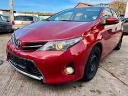Rot Gebraucht 2013 Toyota Auris Life Limousine | 6.599 € (Fairer Preis)