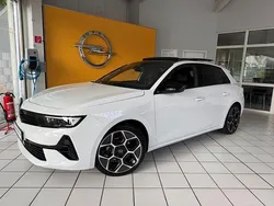 Weiß Gebraucht 2024 Opel Astra Ultimate Limousine | 25.999 € (Guter Preis)