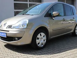 Grau Gebraucht 2009 Renault Grand Modus Van / Kleinbus | 3.970 € (Fairer Preis)