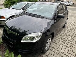 Schwarz Gebraucht 2010 Skoda Fabia Limousine | 2.000 € (Superpreis)