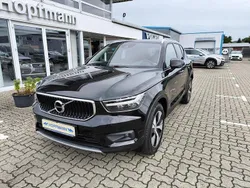 Schwarz Gebraucht 2022 Volvo XC40 Momentum SUV | 26.990 € (Guter Preis)
