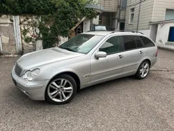 Silber Gebraucht 2004 Mercedes C200 Kombi | 1.750 €