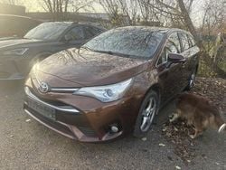 Braun Gebraucht 2015 Toyota Avensis Business Edition Kombi | 7.990 € (Fairer Preis)