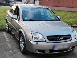 Grau Gebraucht 2003 Opel Vectra Limousine | 750 € (Superpreis)