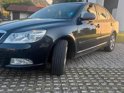 Schwarz Gebraucht 2012 Skoda Octavia Limousine | 7.500 € (Guter Preis)