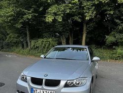 Grau Gebraucht 2008 BMW 318 Limousine | 8.000 € (Teuer)