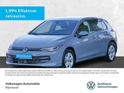 Mondsteingrau Gebraucht 2024 VW Golf VIII Life Limousine | 29.990 € (Etwas zu teuer)