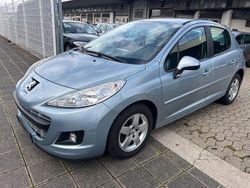Blau Gebraucht 2011 Peugeot 207 Tendance Limousine | 1.900 € (Guter Preis)