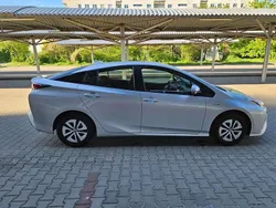 Silber Gebraucht 2018 Toyota Prius Plug-in Hybrid Comfort Kleinwagen | 15.090 € (Guter Preis)