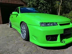 Grün Gebraucht 1994 Opel Calibra Coupé | 8.500 €