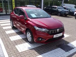 Rouge fusion (metallic) Gebraucht 2022 Dacia Sandero Comfort Kleinwagen | 14.990 € (Guter Preis)