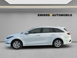 Weiss Neu 2025 Kia Ceed Sportswagon Kombi | 33.270 € (Teuer)