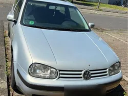 Silber Gebraucht 2000 VW Golf IV Kleinwagen | 650 € (Guter Preis)