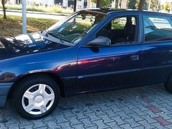 Blau Gebraucht 1995 Opel Astra S Kombi | 2.499 €