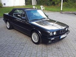 Schwarz Gebraucht 1992 BMW 325 Cabriolet Cabrio | 30.999 €