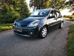 Grau Gebraucht 2007 Renault Clio II Limousine | 2.300 €